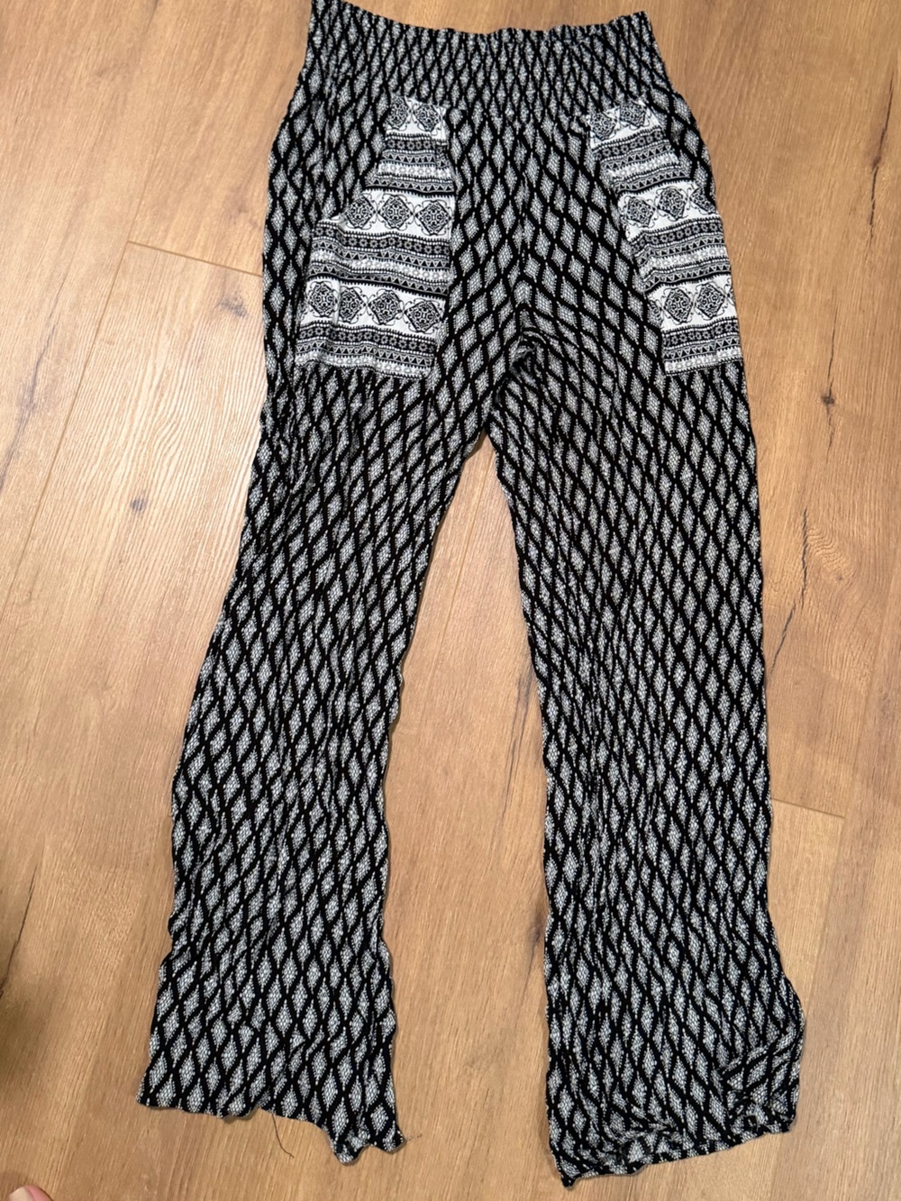 Xhilaration Black & White Geometric Wide-Leg Pants